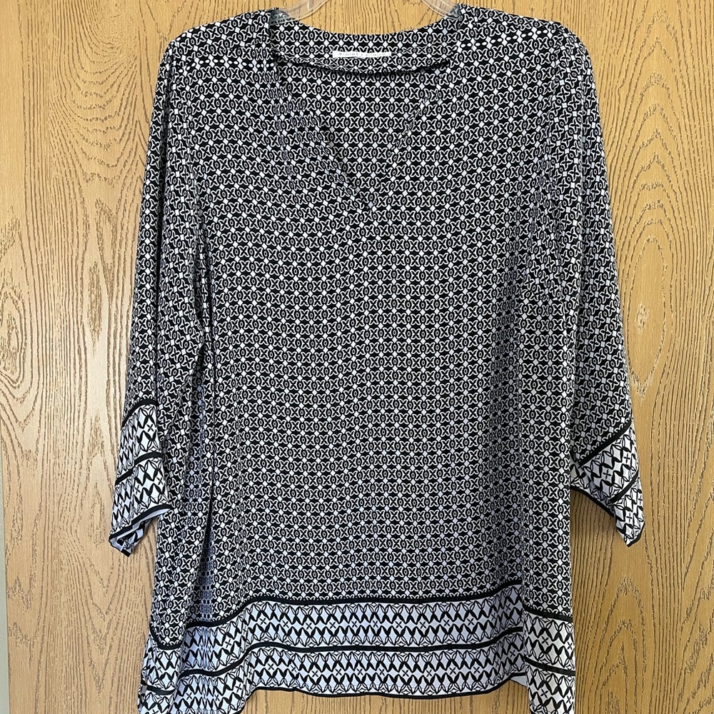 2X Violet & Claire Tunic in Navy & White